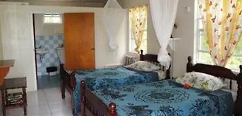 Keegans Beachside Hotel Bequia Island