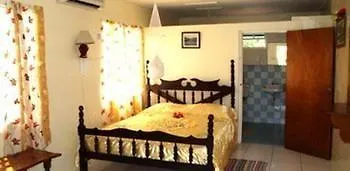 Keegans Beachside Hotel Bequia Island